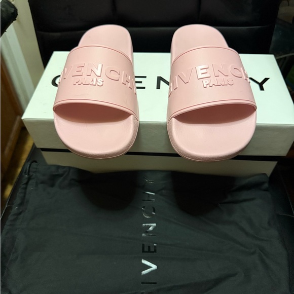 Givenchy Pink Slides - Picture 1 of 7